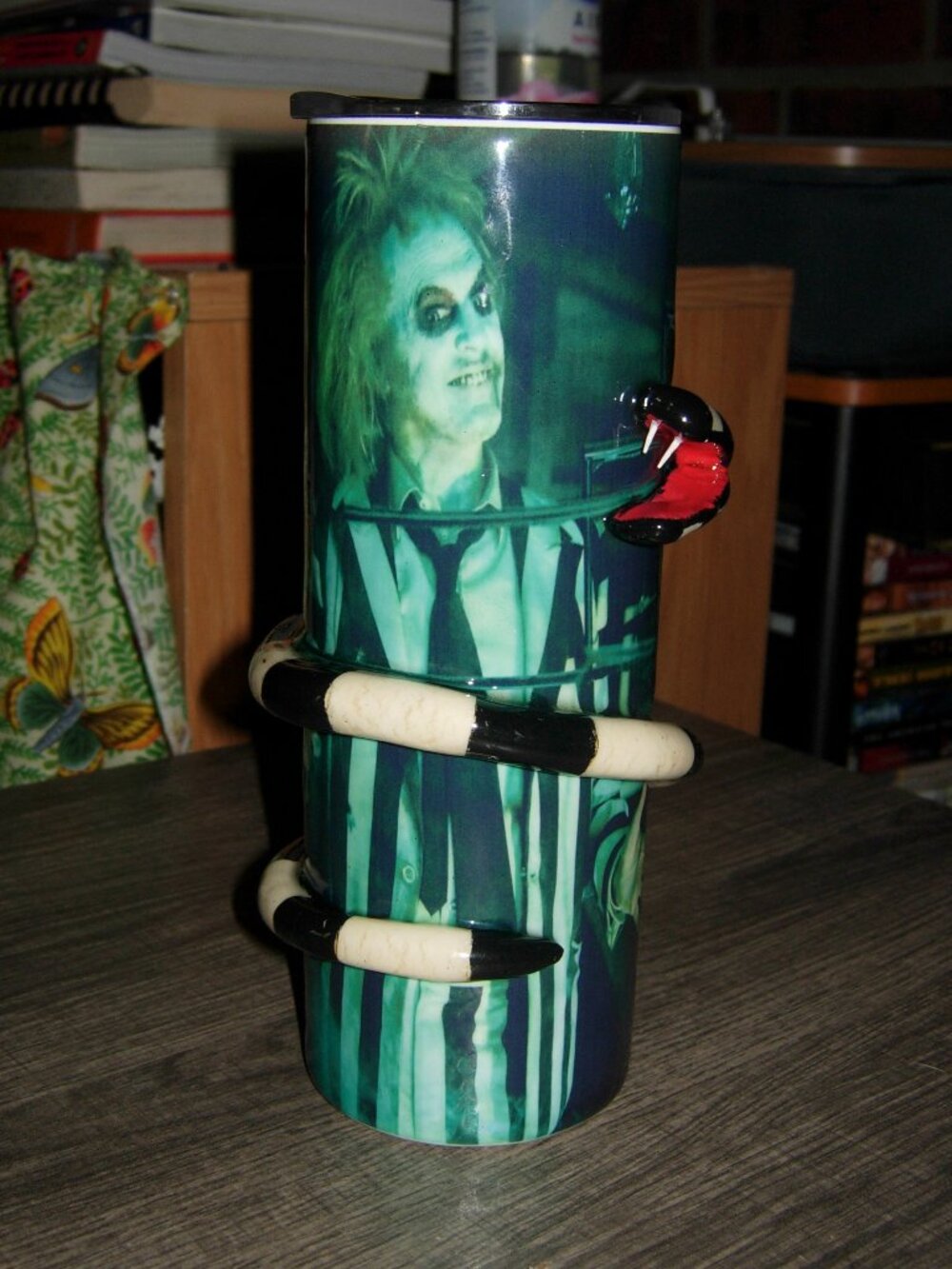 20 oz Beetlejuice Tumbler 3-D Sandworm